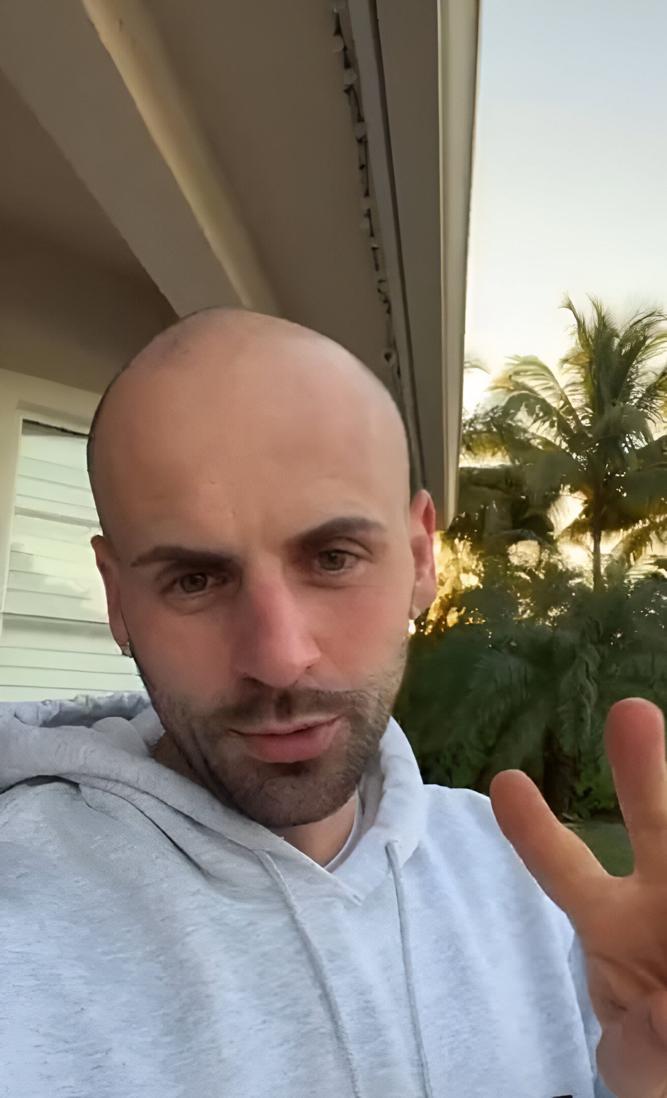 Hi, friends I'm new here to chat and find love!