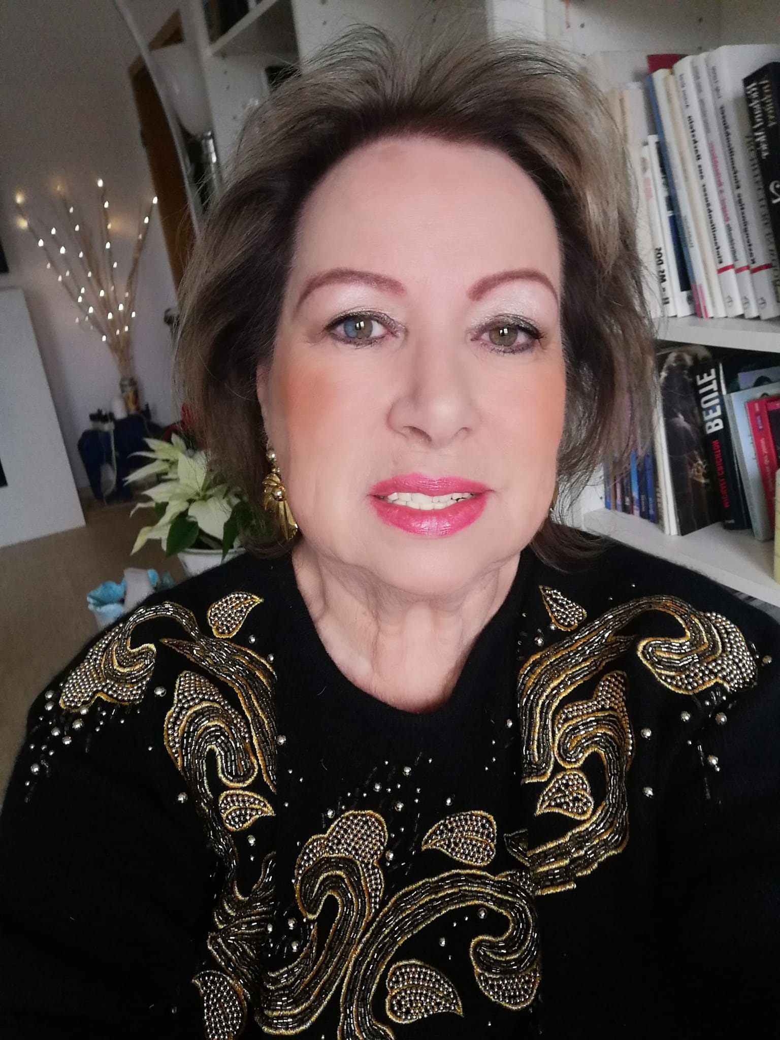 I am Mrs. Jessica Roland m very good person and willing to support