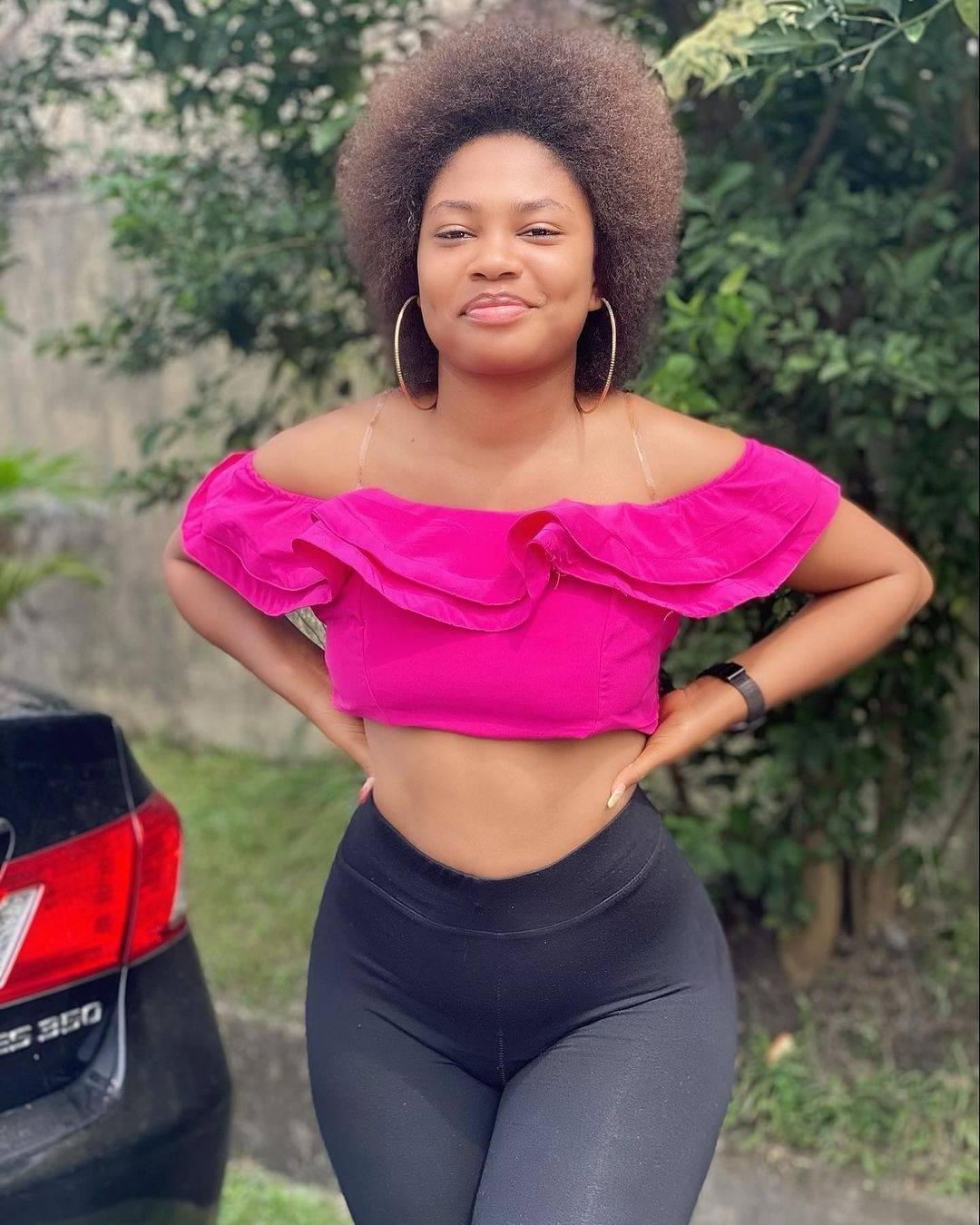 I\'m a single looking girl easygoing honest and lovely caring girl