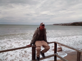 i\'m good looking like to have fun and enjoy life