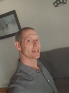happy go lucky guy. great smile and beautiful mind. hey there lets chat