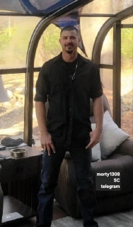 im jake Im 36 in maryland heights MO. Single no kids ownoperate my business, contractor