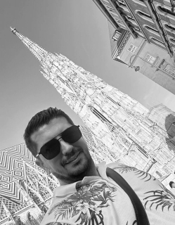 مهربون / خوش قول / رک
