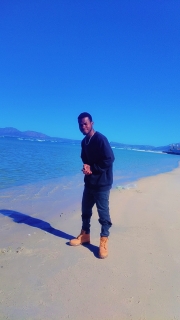 Msosa is my name from malawi 🇲🇼 but am living in south Africa Capetown I am a nice person and am single ready to mingle
