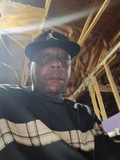 Hi, nice to meet you
Hard working black man looking for that special someone 
Mature and grown 
No g