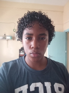 Curly hair
Martial artist 
Artist of drawing and painting 
Perfume collector
Can cook