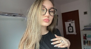 Single lady Free to chat