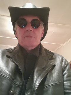 Hey girls 😉.I\'m a euro kiwi bloke here, ***ly comfortable, easy on the eye an own my own home here in Takapau central hawks bay. 
Lookin for a young at heart, vivacious, intelligent lady to share adventures with an develop a relationship with 
Be cool and give it a whirl
