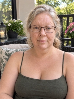 Im a kind hearted, genuine woman who believe that real love is built on honesty respect, trust,