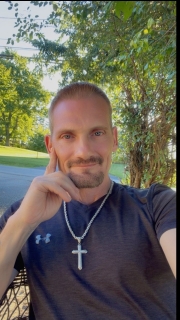 Hello, how are you? Nice guy here just looking to find a real woman to make a connection