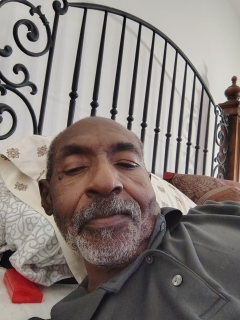 Looking for a nice sweet charming lady to love