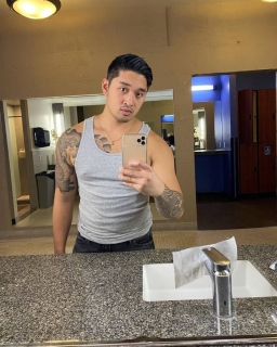 hello people Im jellum I work as a military nurse in United States Im from Philippines