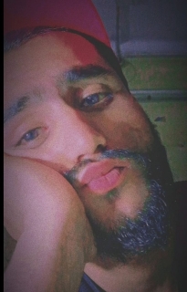 Single 
🇵🇰
26