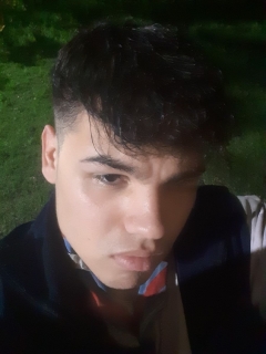 me llamo Lautaro estoy en busca de algo sero y sincero y con mucho amor y respeto