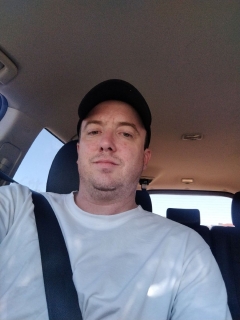 Easy going, intelligent, funny dude out in the Phoenix area.  If you\'re near, i am down to meet.