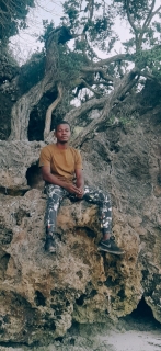 am single from kenya ðŸ‡°ðŸ‡ª   looking for a serious relation