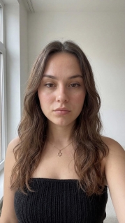 je suis nouvelle ici je suis très sympa