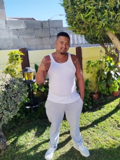 i like gng out party nd meeting new people nd like camping