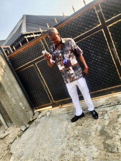 look for real friends and a partner 