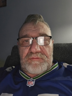 hello, i\'m a 60 year old man decided to try dating again after several years.