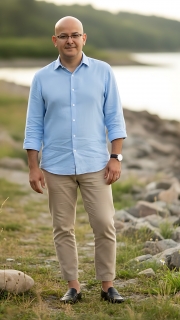 simple . lover . active