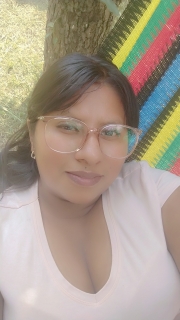 me gusta pasar tiempo en familia escuchar música y conocer lugares.