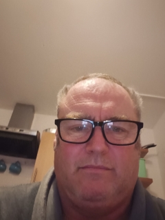 well my name is ian i am devoiced for 16 years i have two adult daughters which dont live with me