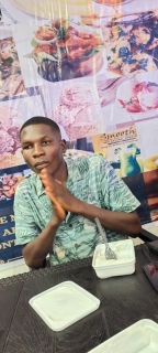 be respectful and kind

and i will treat you like a queen
i will always be around to protect you as my queen