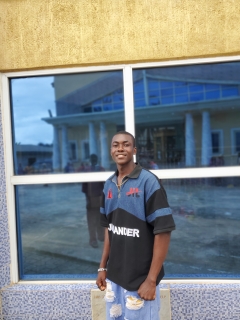 am looking for a good caring lady gorgeous and beautiful