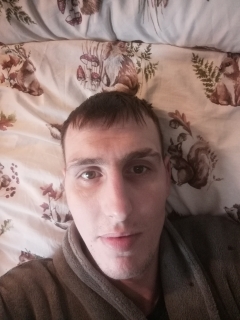 i\'m 31 and single. i have 1 child aged 7. i work as a machanic. you want to no more just ask me.