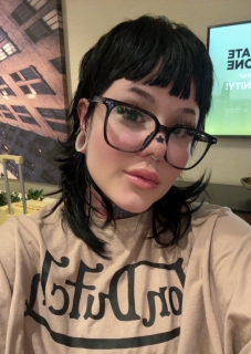 i’m julie new here like to make friends