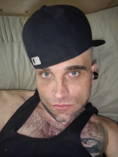 you wanna have some fun come over.we can party and have a lot of fun together