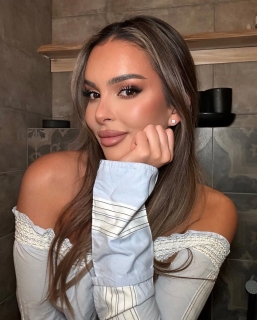 i’m a woman who believes that love is one of life’s most beautiful adventures.