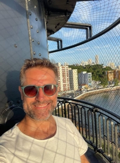 profile-image leo james