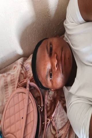 short gal n chubby
looking for handsome boy to settle with