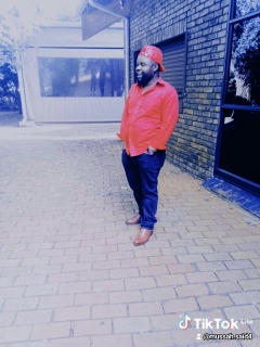 am single and searching â¤ï¸