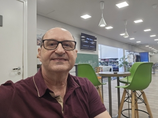 procuro amizades sinceras para conversas agradáveis.gosto de filmes, comida boa e um bom vinho.