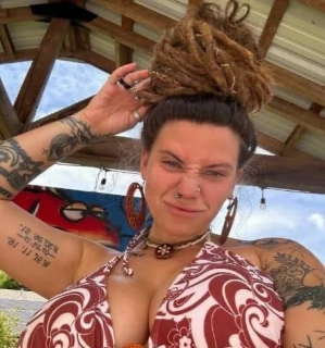 i really want a serious relationship with the right person someone who\'s sincere about others feelin