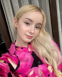 my name is victoria james i am from usa but i live in los angeles california